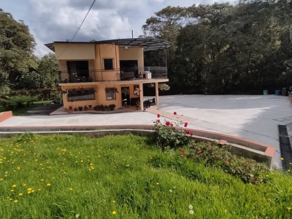 casa en venta vereda perico santa elena medellin1